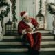 Kerstman speelt gitaar