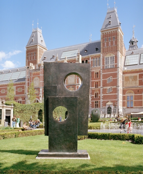 Squares with Two Circles. Barbara Hepworth (1903-1975), 1963. Collectie Kröller-Müller Museum, Otterlo